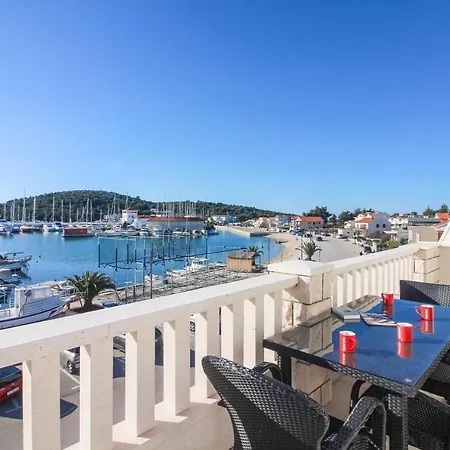 Goles Apartments-first Row To The Sea * Rogoznica (Sibenik-Knin)