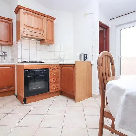 Goles Apartments-first Row To The Sea Apartment Rogoznica (Sibenik-Knin)