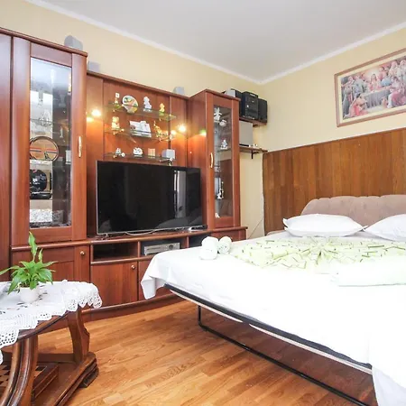 Goles Apartments-first Row To The Sea Apartman Rogoznica (Sibenik-Knin)