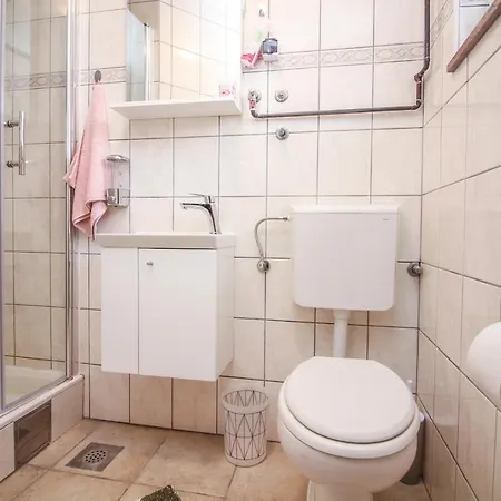 Goles Apartments-first Row To The Sea * Rogoznica (Sibenik-Knin)