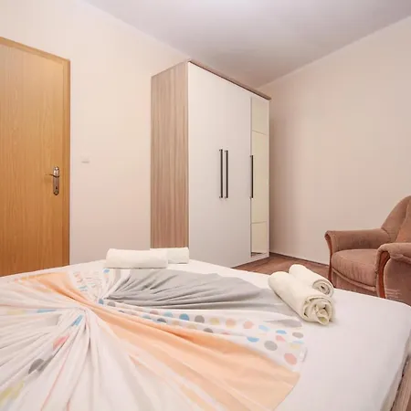 Goles Apartments-first Row To The Sea * Rogoznica (Sibenik-Knin)