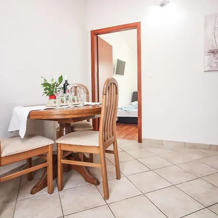 Goles Apartments-first Row To The Sea * Rogoznica (Sibenik-Knin)