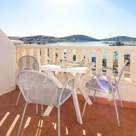 Apartman Goles Apartments-first Row To The Sea *