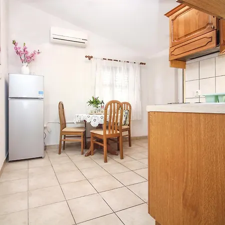 Goles Apartments-first Row To The Sea Apartman