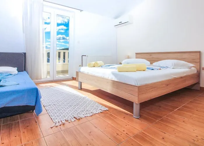 Goles Apartments-first Row To The Sea Rogoznica (Sibenik-Knin)