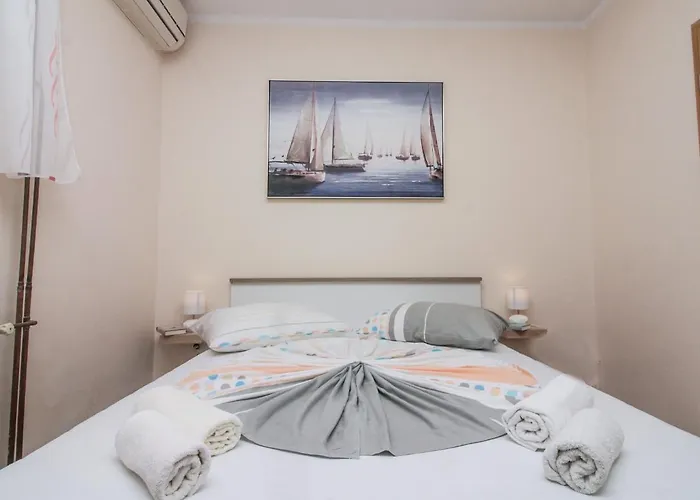 Goles Apartments-first Row To The Sea Rogoznica (Sibenik-Knin)