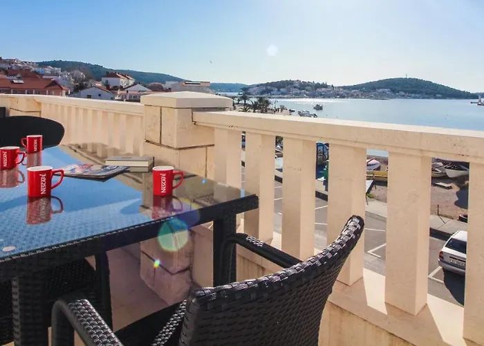 Goles Apartments-first Row To The Sea Rogoznica (Sibenik-Knin)