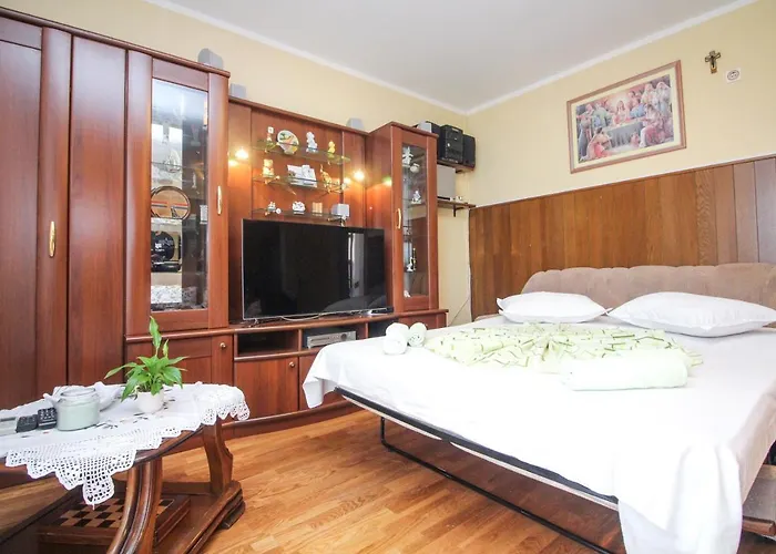 Goles Apartments-first Row To The Sea Daire Rogoznica (Sibenik-Knin)