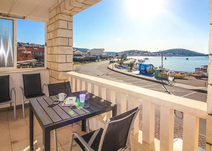 Goles Apartments-first Row To The Sea * Rogoznica (Sibenik-Knin)
