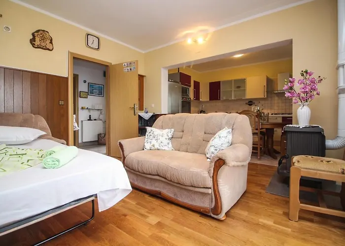 Goles Apartments-first Row To The Sea Daire Rogoznica (Sibenik-Knin)